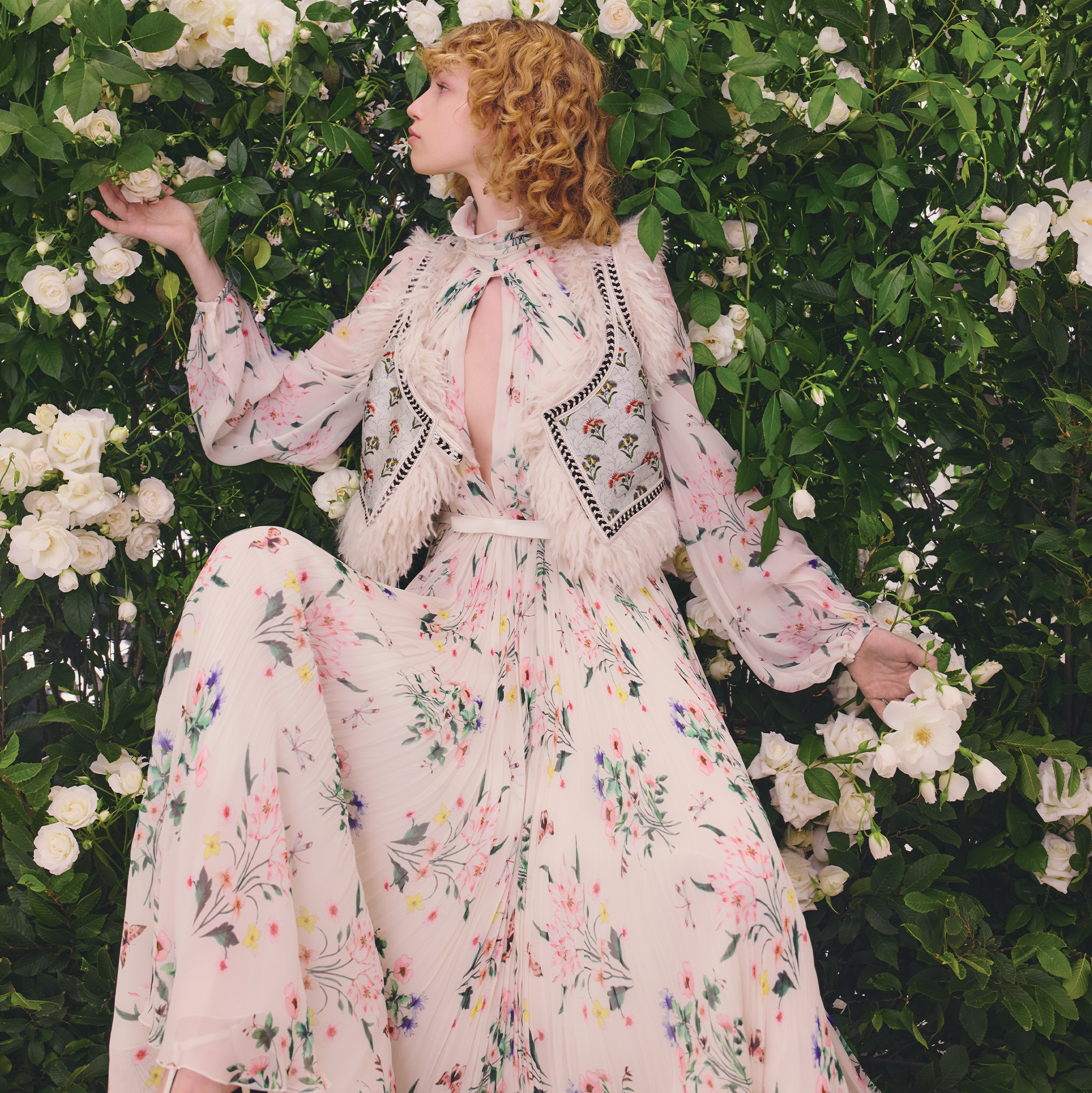 ピンクのレース花柄のParis Giambattista Valliのドレス 【公式通販】