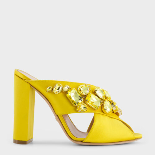Sandali con tacco giallo in raso con strass