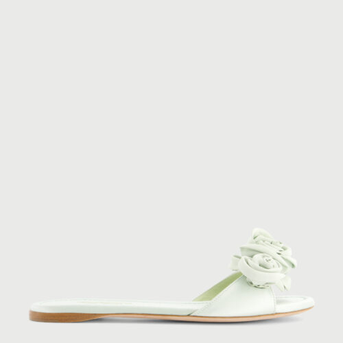 Mules plates aqua en satin avec roses