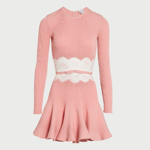 Robe courte rose en maille et dentelle