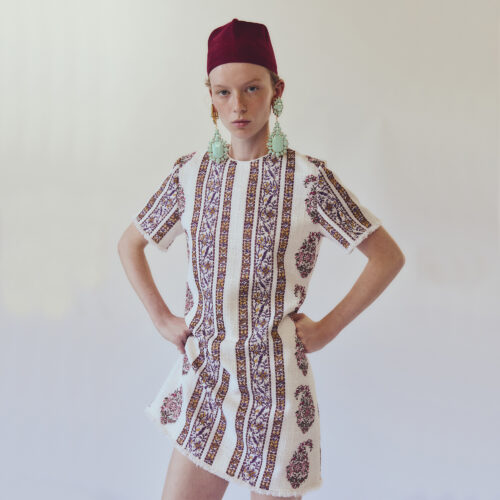 Robe courte en bouclé brodée Paisley